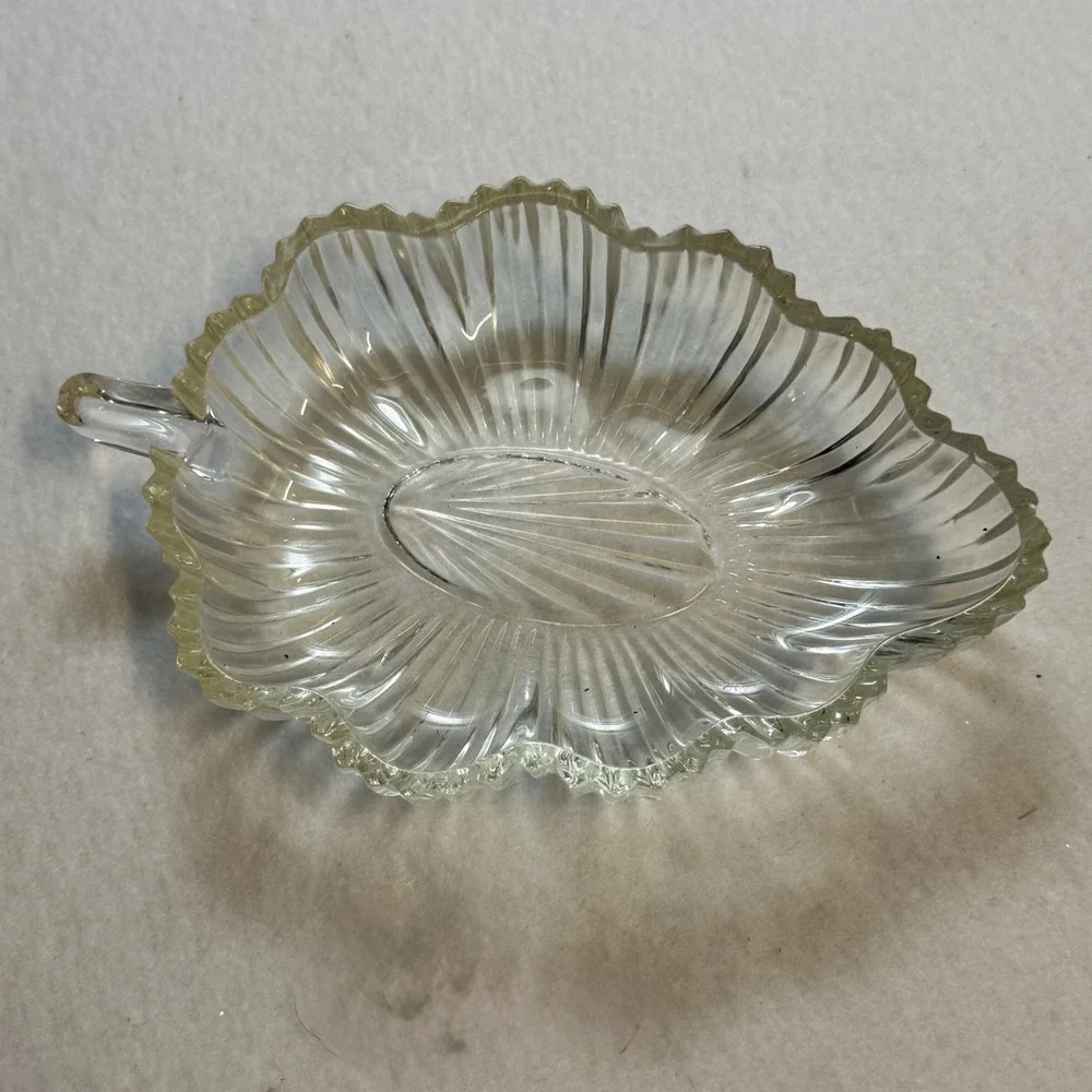 Glass leaf serving/trinket/jewlery tray